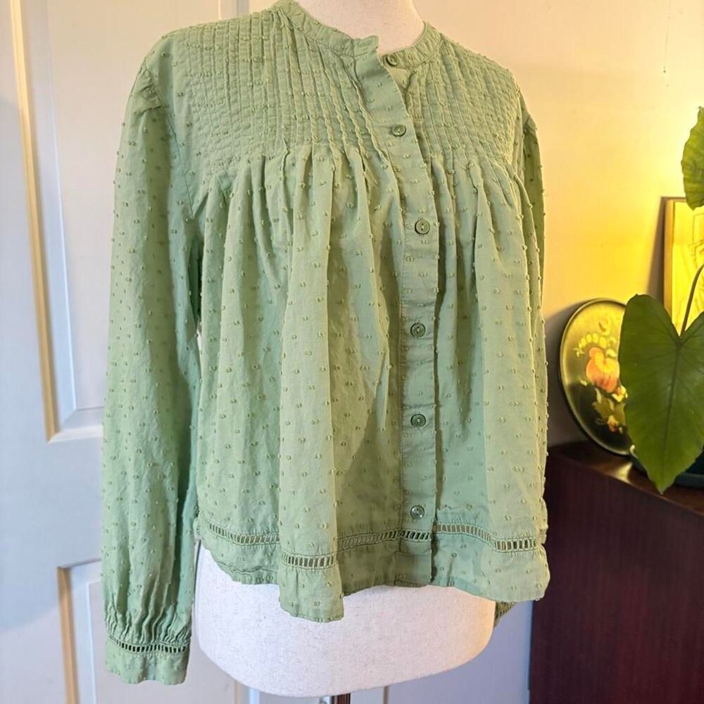 Old Navy green flowy cotton blouse with small textured polka dot details size M